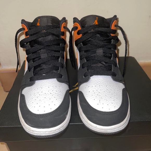 Jordan Mid Starfish and White
